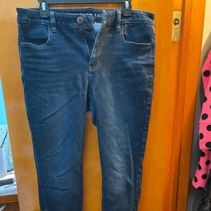 AMERICAN EAGLE SKINNY JEANS SIZE: 12